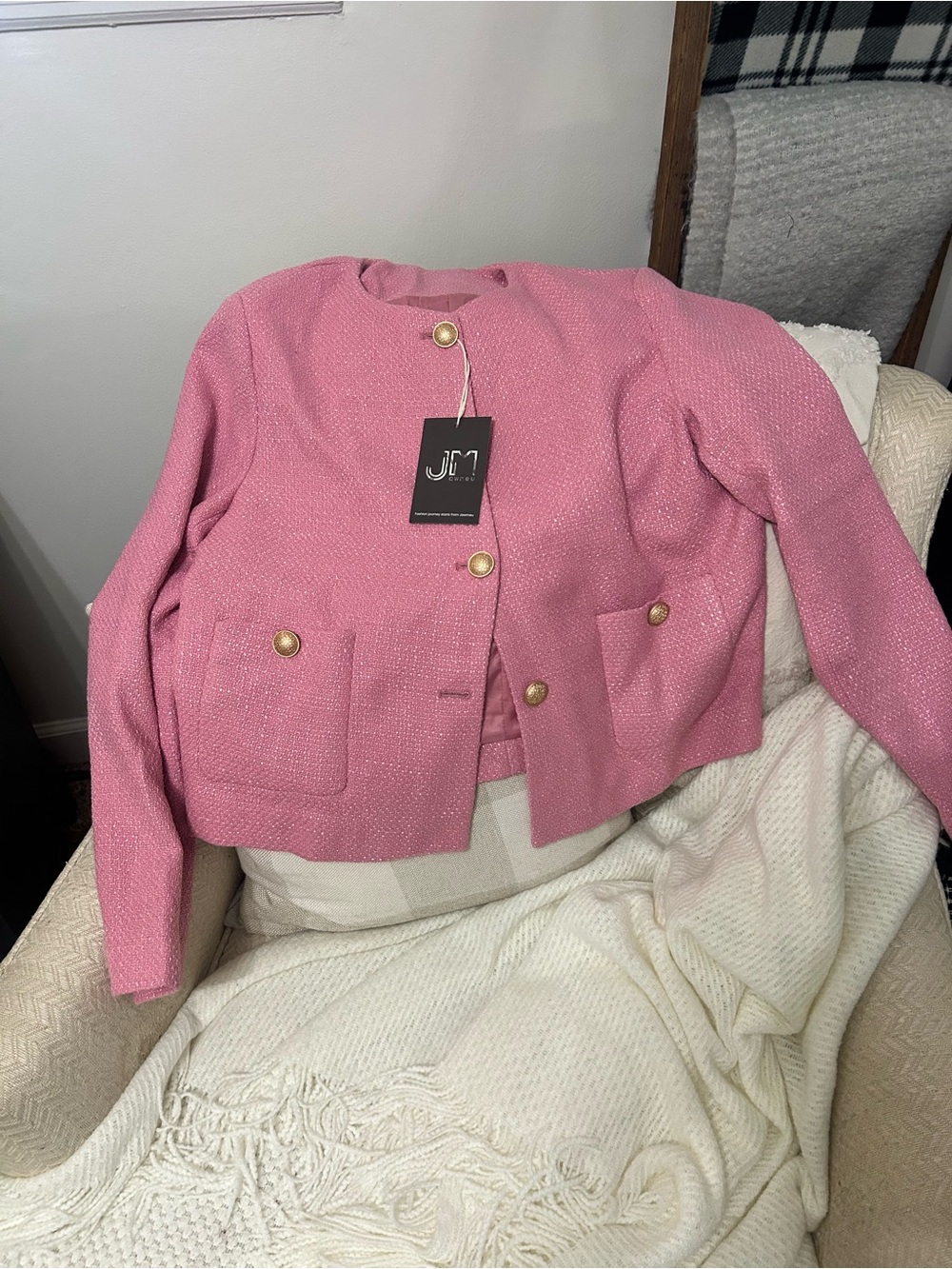 Unknown Brand Pink Tweed Cropped Jacket with Gold Buttons   New with tags.